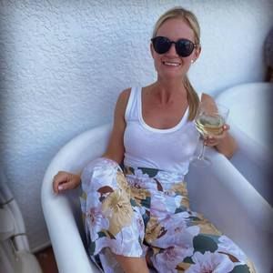 Meet your Posher, Rene